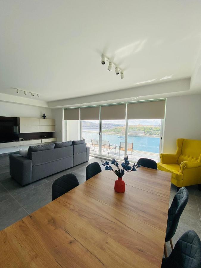 Sliema Seaview Apartment- Valletta Views - Apt 8, 49 Tigne Point Mansions 외부 사진