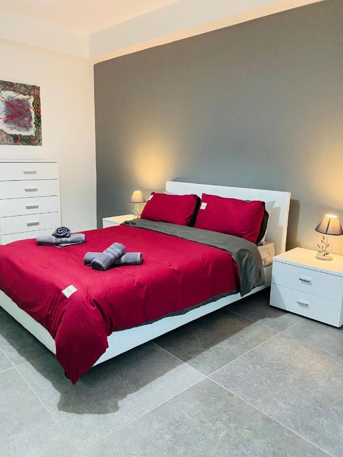 Sliema Seaview Apartment- Valletta Views - Apt 8, 49 Tigne Point Mansions 외부 사진