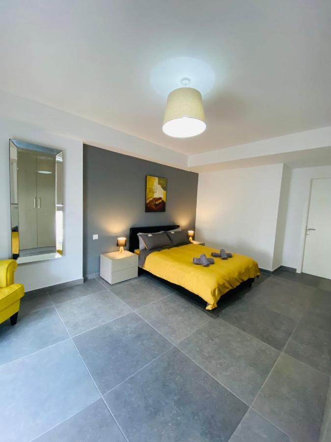 Sliema Seaview Apartment- Valletta Views - Apt 8, 49 Tigne Point Mansions 외부 사진